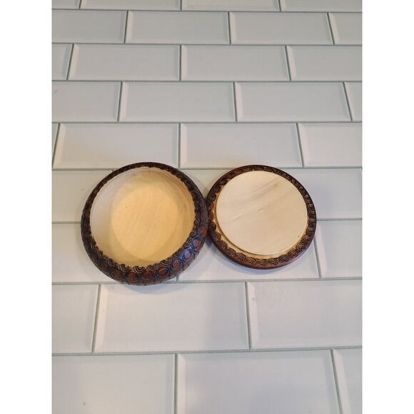 Carved Wood Round Yin Yang Handmade Wood Crafted Trinket Box Keepsake 4"x2" EUC - Picture 5 of 9